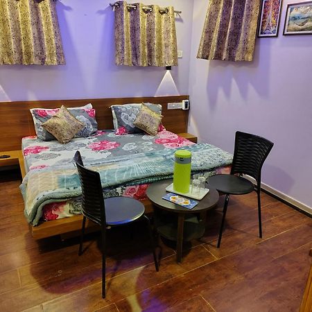 Shaleen Elegance Homestay Nakki Lake 400 Meters Mount Abu Exterior foto