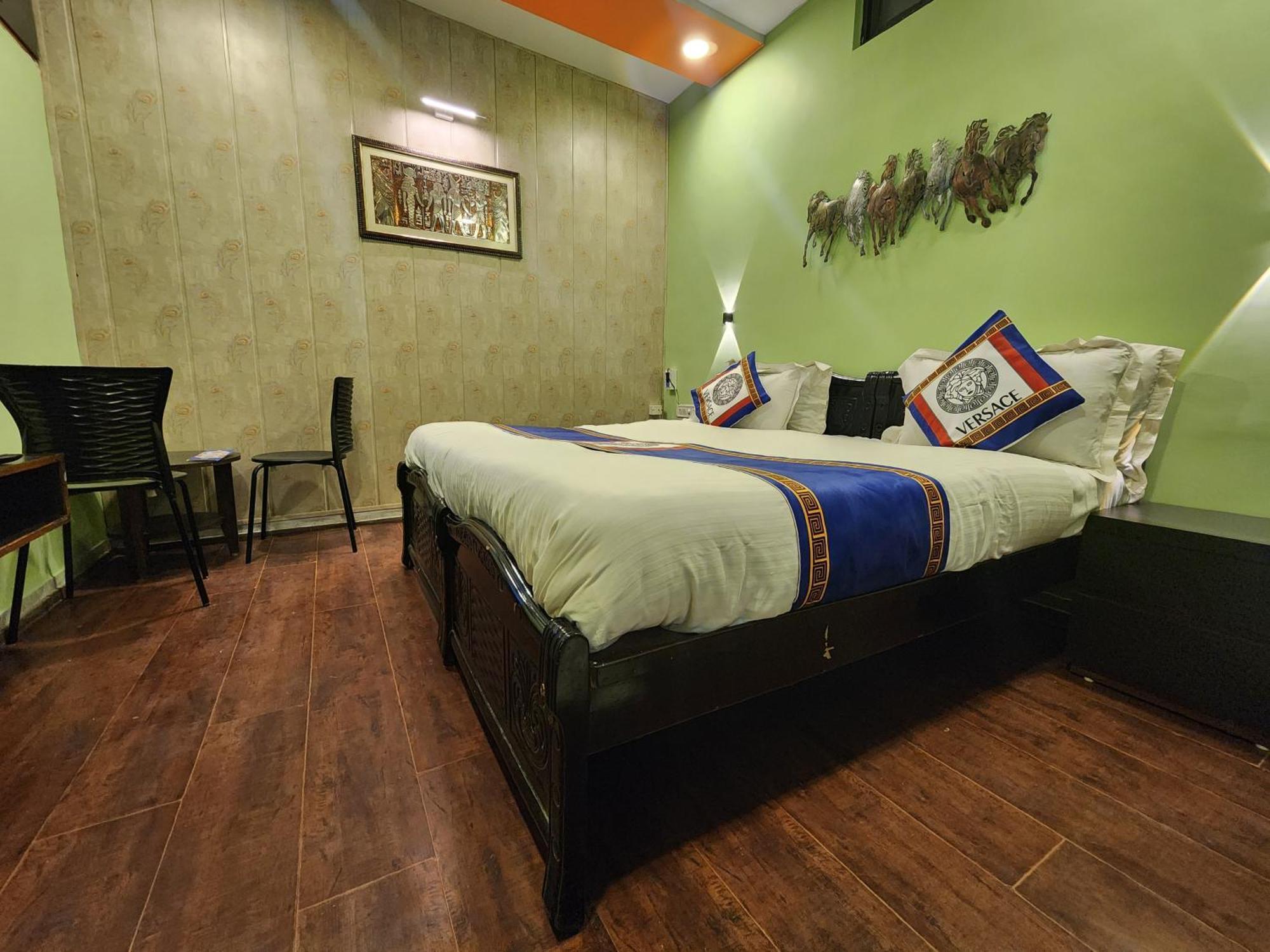 Shaleen Elegance Homestay Nakki Lake 400 Meters Mount Abu Exterior foto