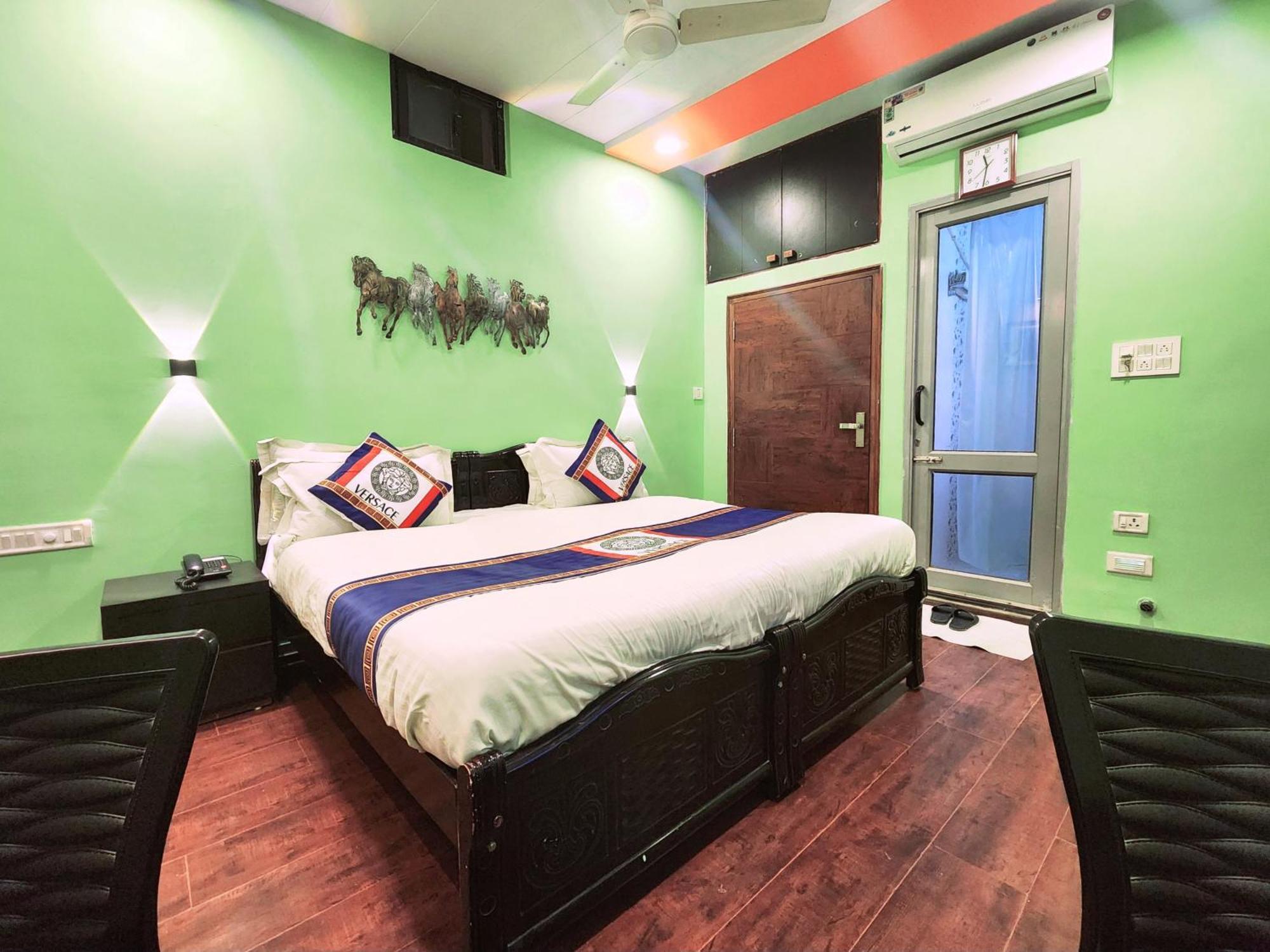 Shaleen Elegance Homestay Nakki Lake 400 Meters Mount Abu Exterior foto