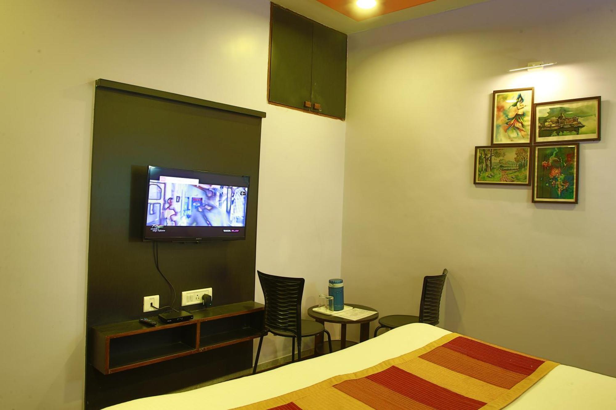 Shaleen Elegance Homestay Nakki Lake 400 Meters Mount Abu Exterior foto