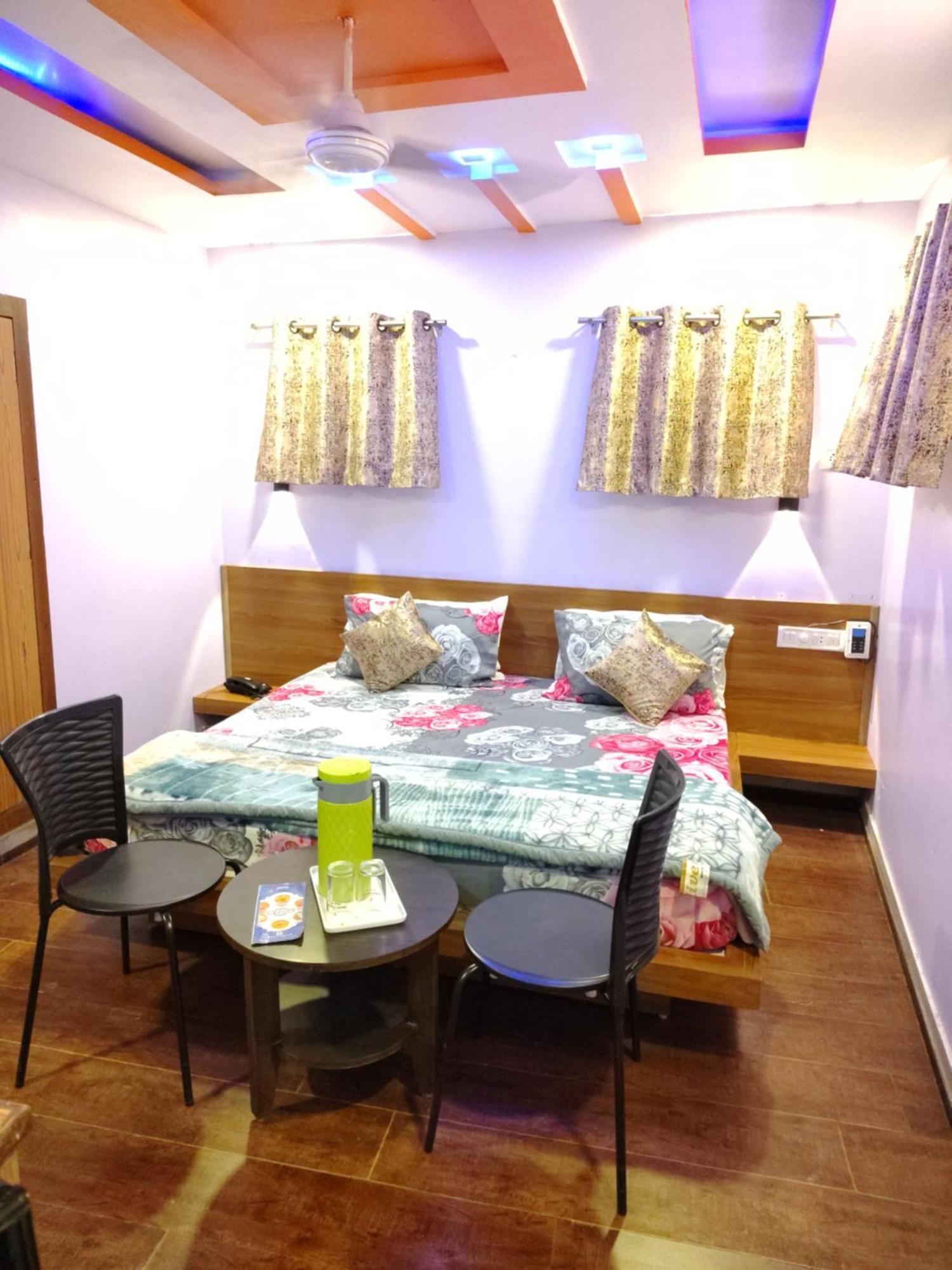 Shaleen Elegance Homestay Nakki Lake 400 Meters Mount Abu Exterior foto