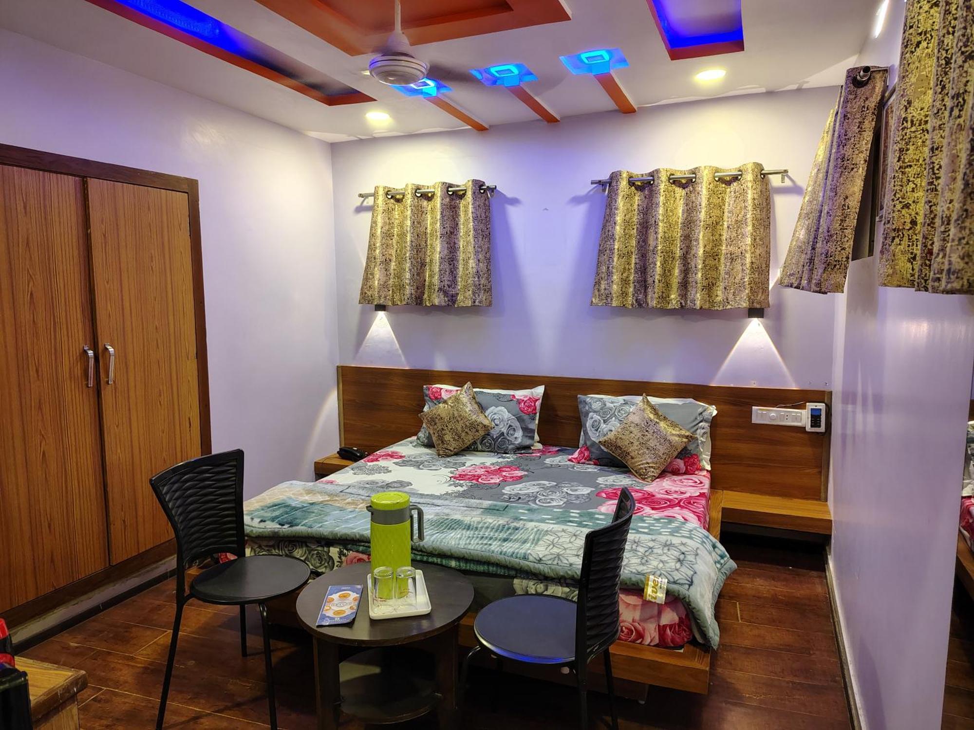 Shaleen Elegance Homestay Nakki Lake 400 Meters Mount Abu Exterior foto